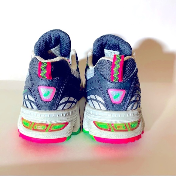 ASICS - Picture 6 of 7